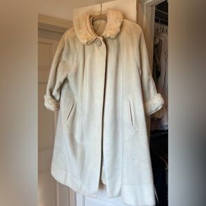 Elegant Cream Fur-Trimmed Women's Coat